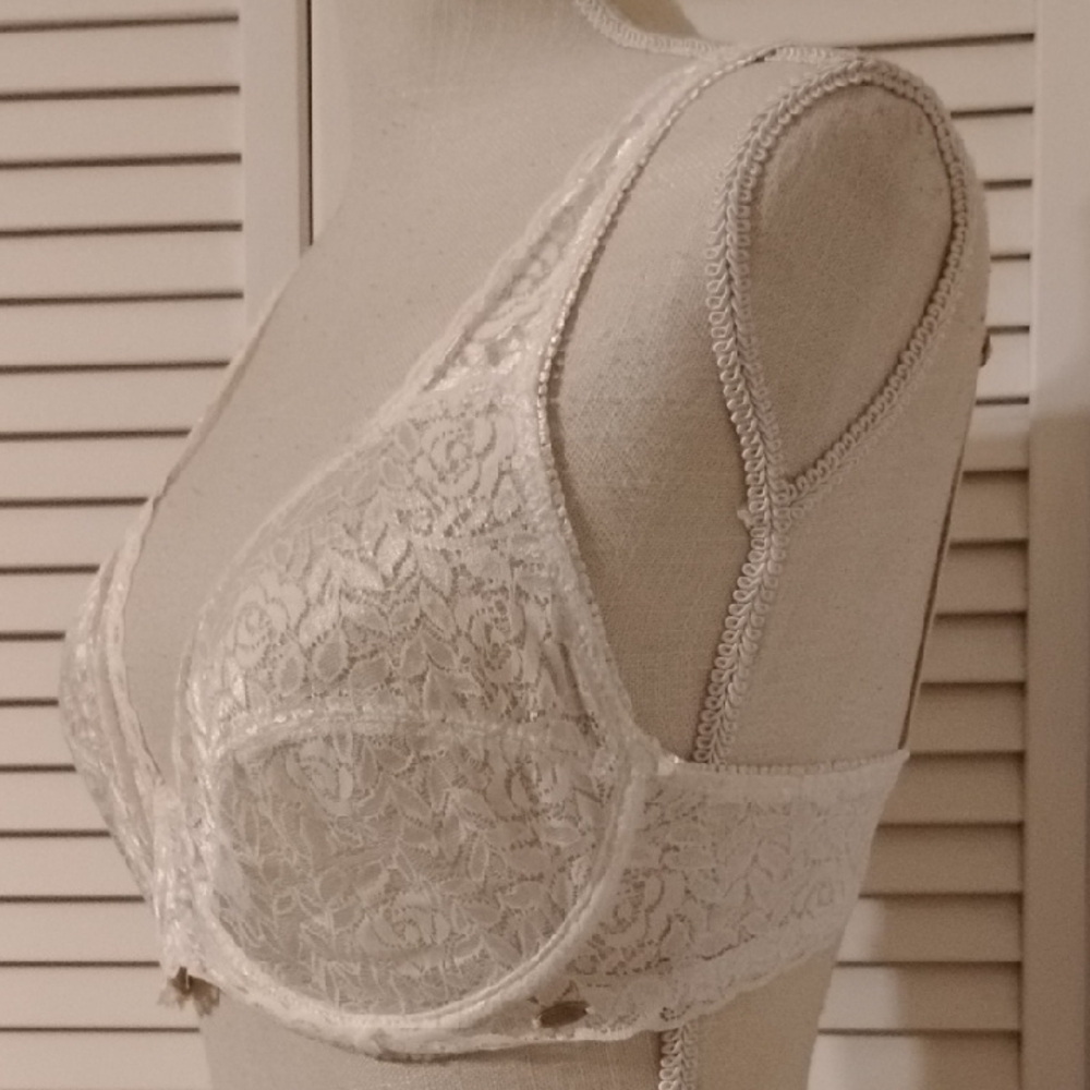 Jessica Simpson Lace Underwire Bra - Cream - Picture 2 of 4